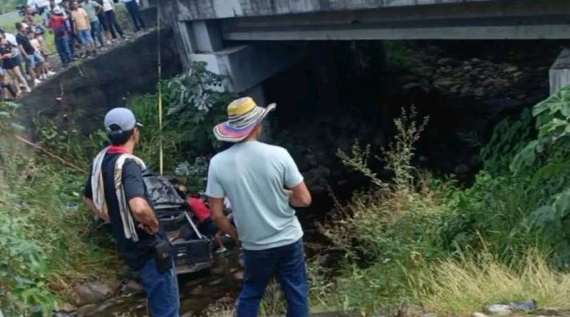 Familia resulta gravemente herida tras accidente en el puente El Bejuco